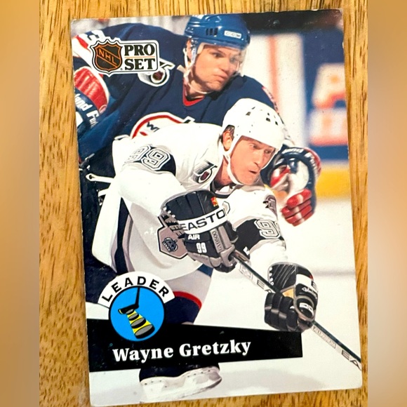 Wayne Gretzky - Picture 1 of 2